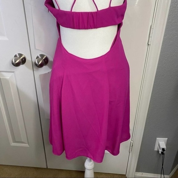 Express Dress Magenta Crisscross Strap Back Knee Length‎ Purple size 10 - Picture 8 of 15